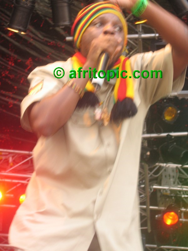 ../Images/Summerjam2005_4 138.jpg